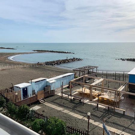 Roma Meraviglioso Attico Sul Mare Ladispoli Luaran gambar