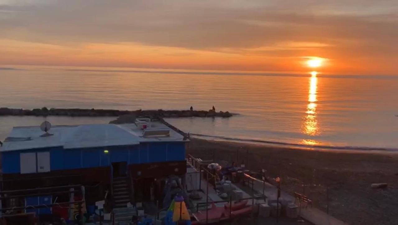 Roma Meraviglioso Attico Sul Mare Ladispoli Luaran gambar